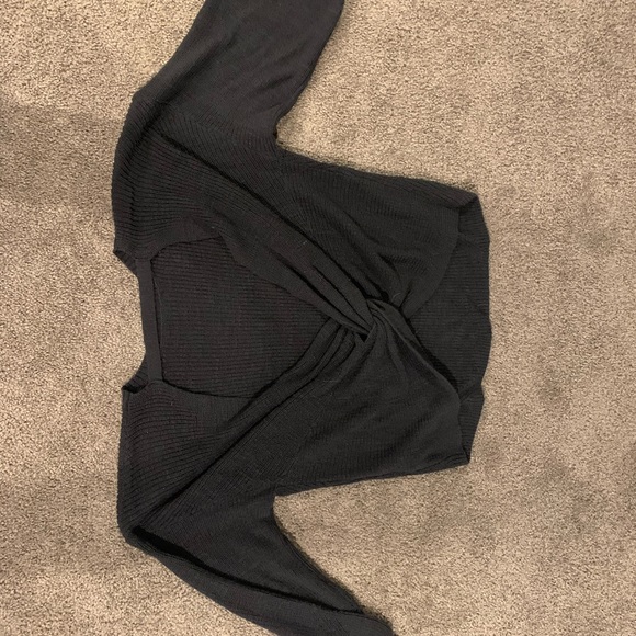 Must have Sweater - Picture 4 of 6